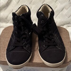 Taos Footwear Black Startup Ankle Boots size 11